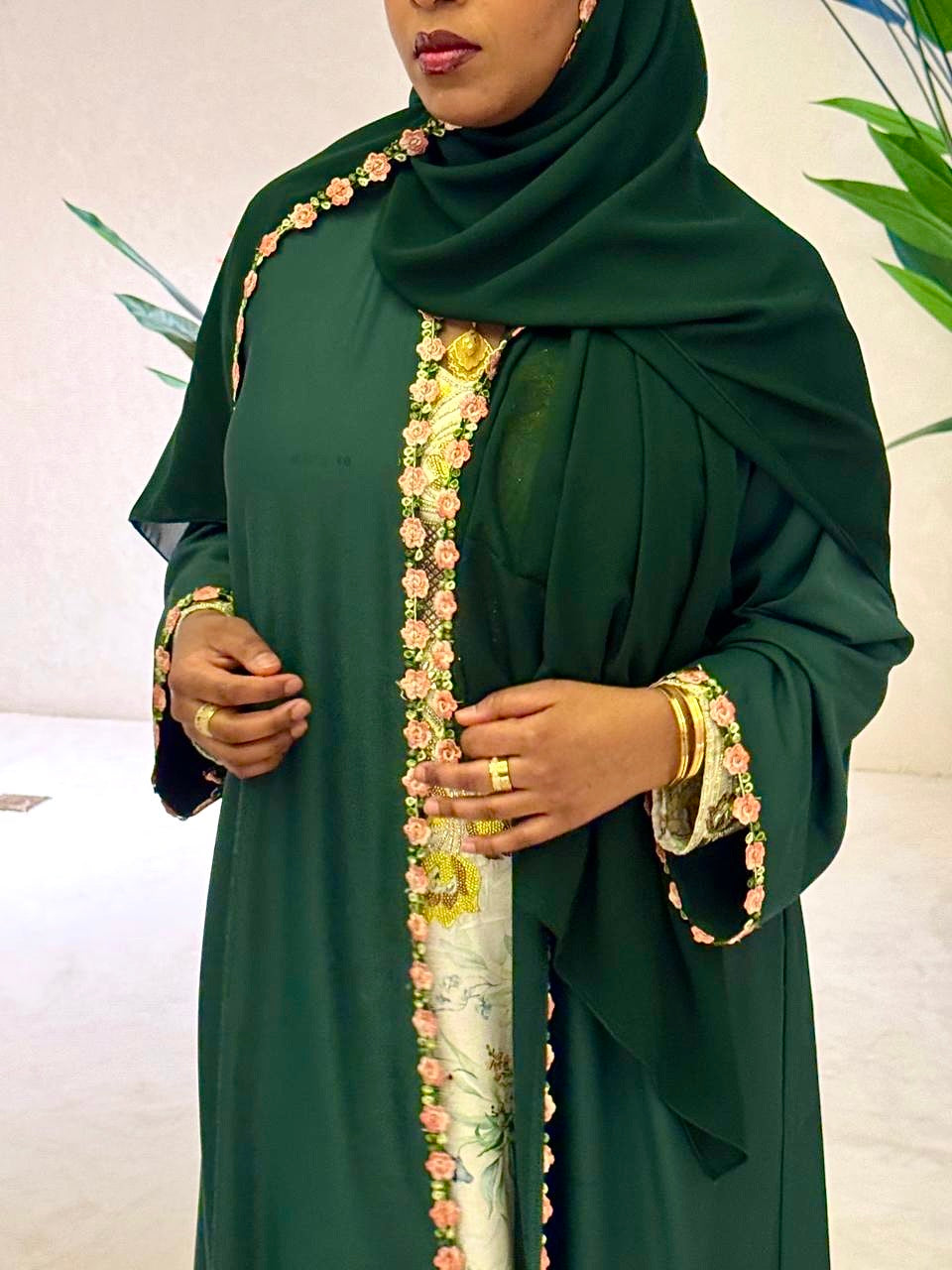 LEYANA ABAYA