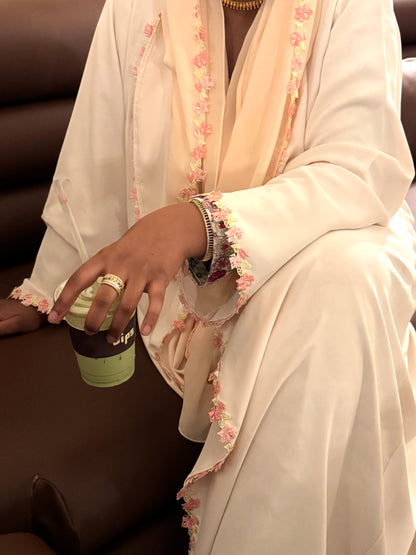 LEYANA ABAYA